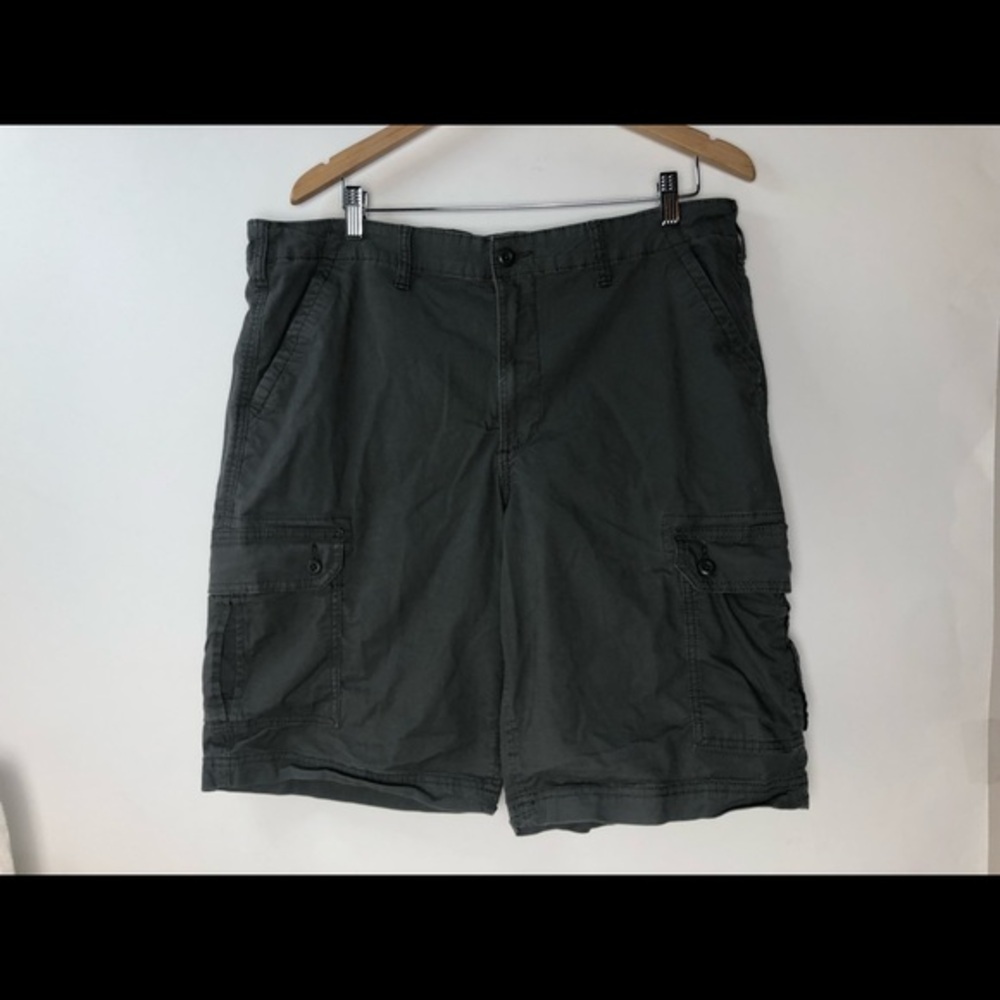 Sonoma Cargo Gray Shorts Men's‎ 40
